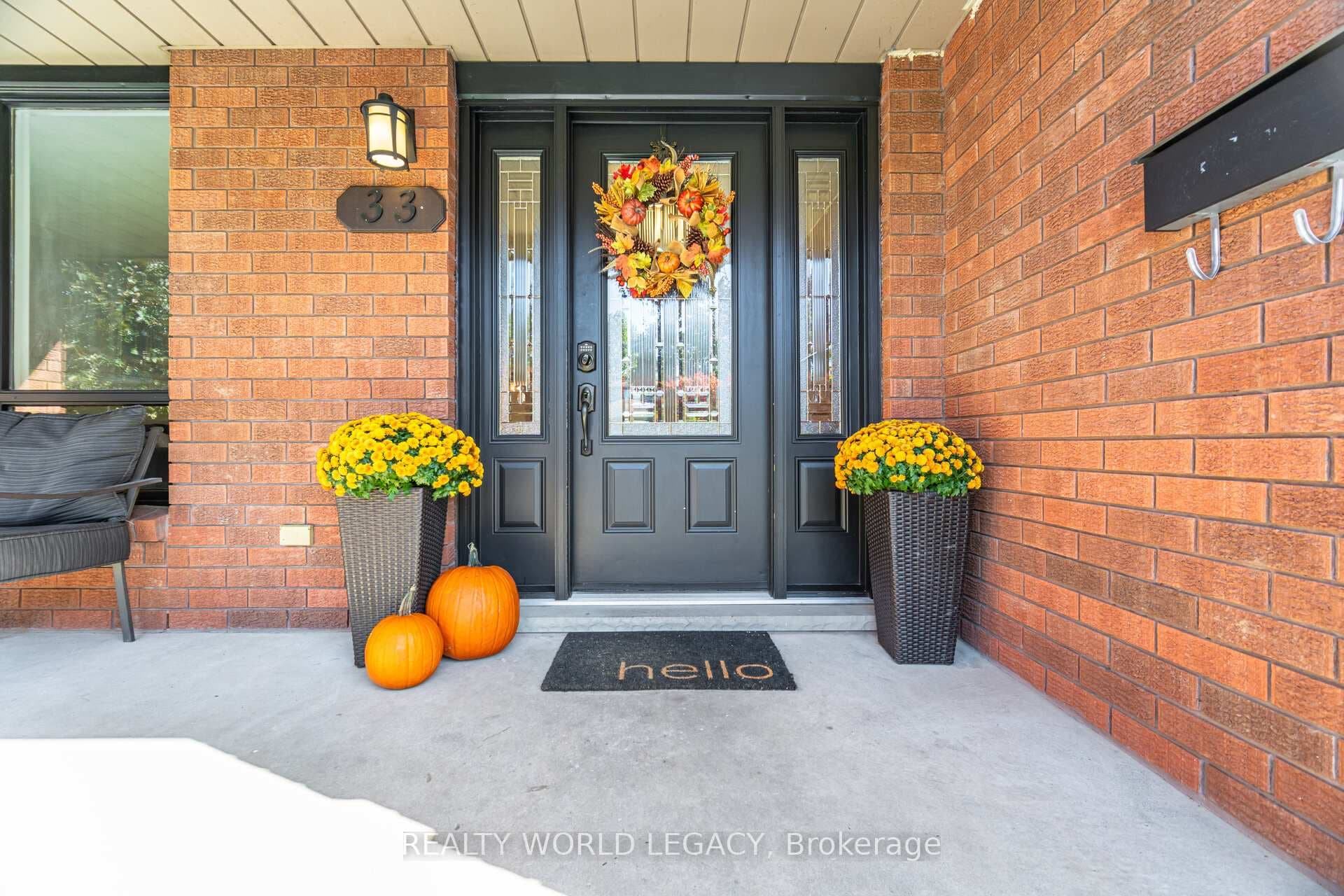 33 Morton Avenue photo 7