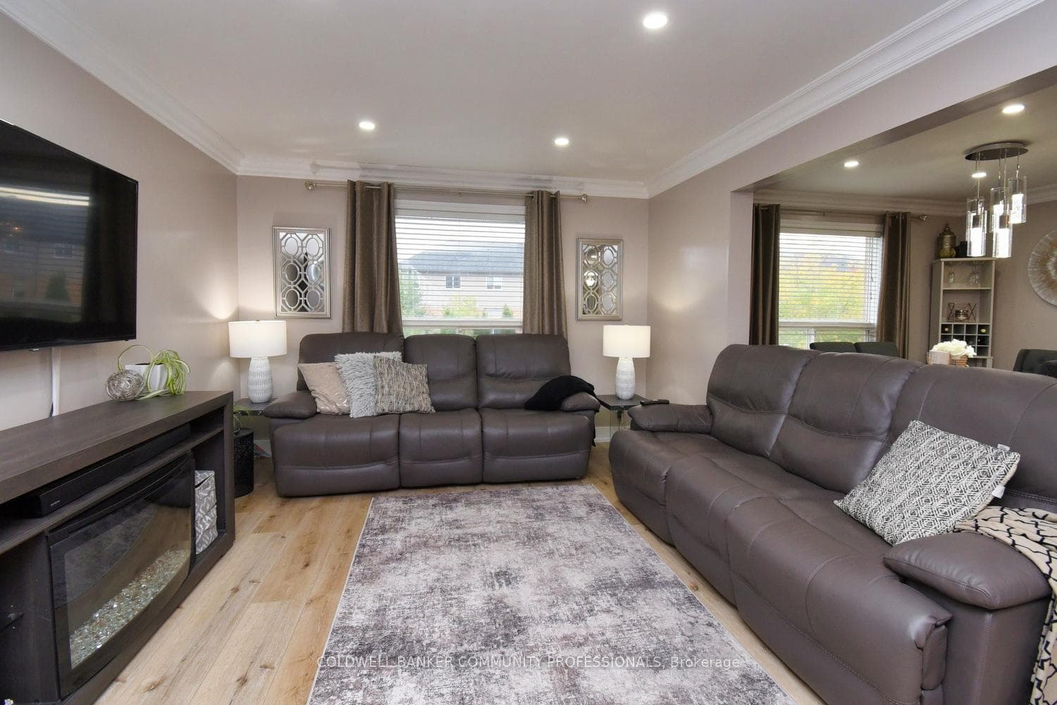 159 Thames Way photo 11