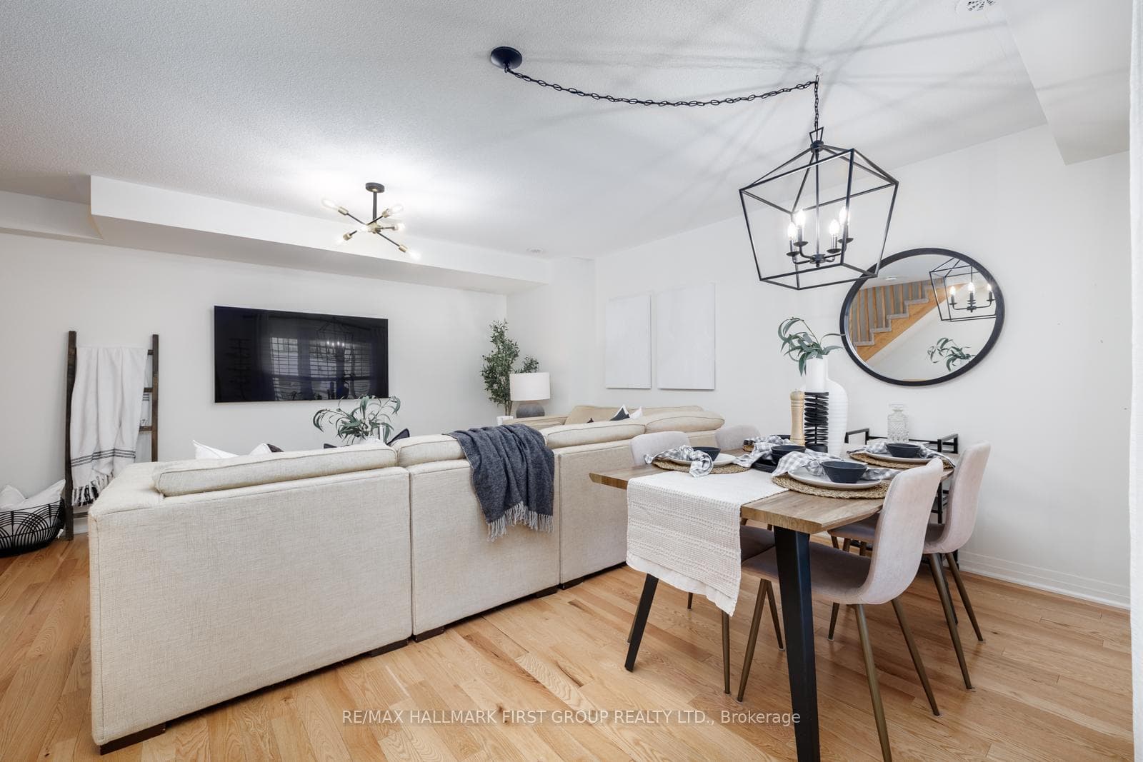 244 Lord Elgin Lane photo 14