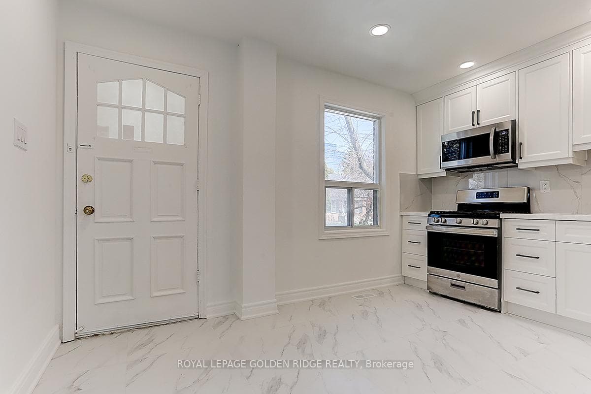 21 Lyndale Drive photo 6