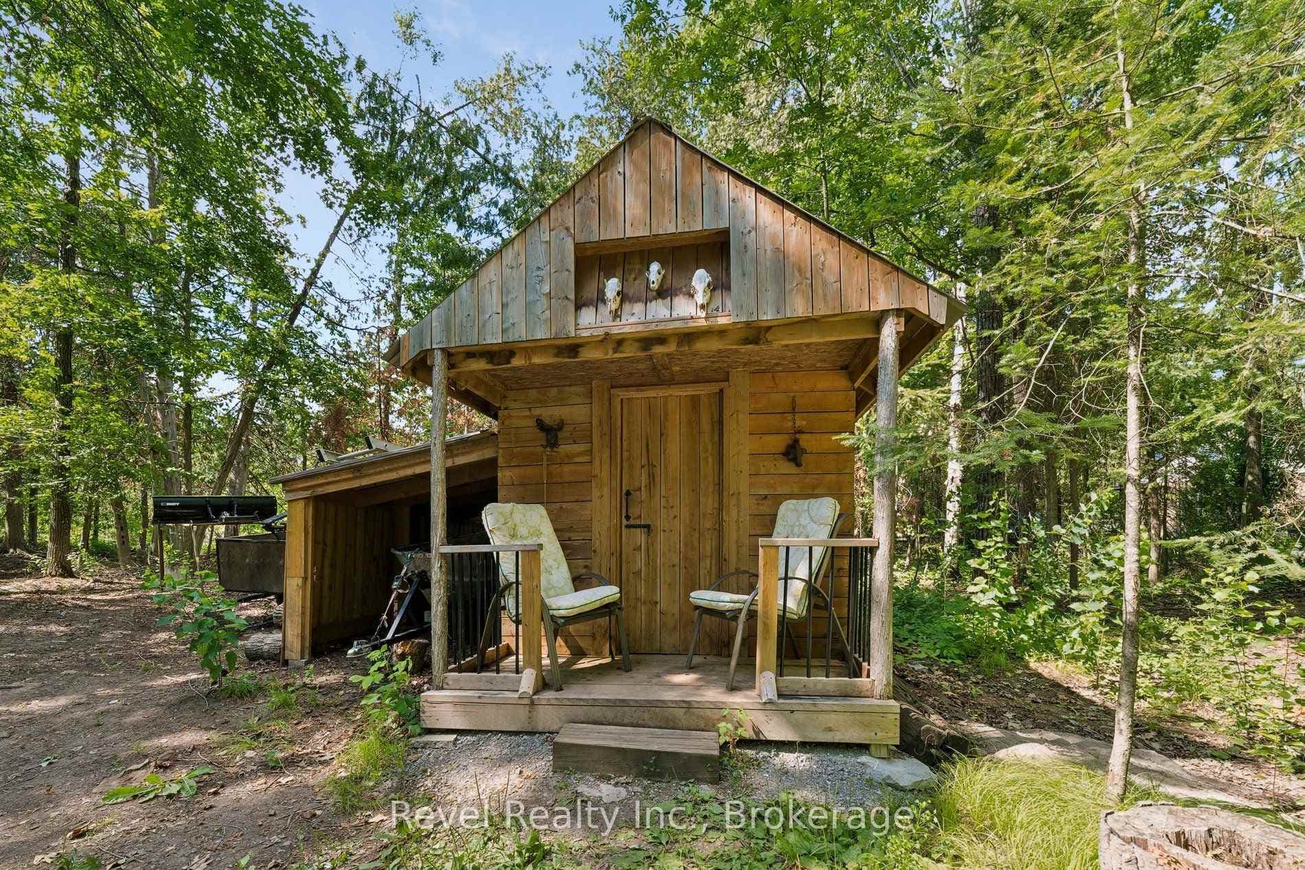 18 Bessie Avenue photo 43