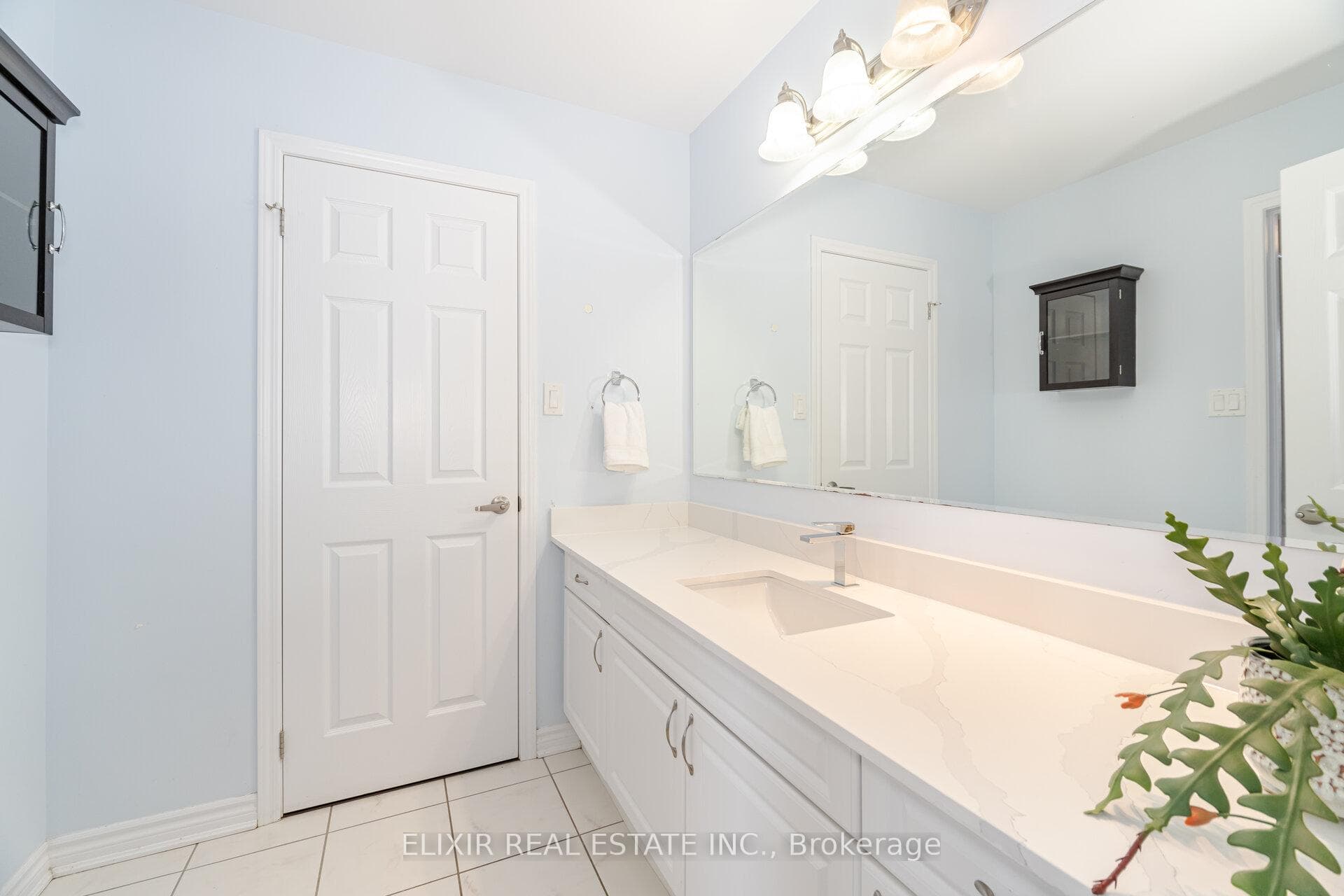 ENSUITE 2