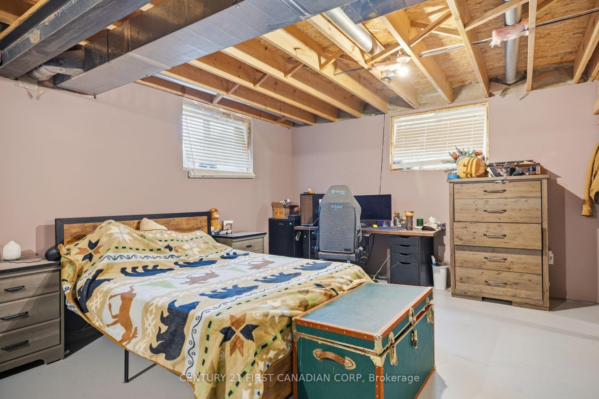 279 Oak Street photo 28
