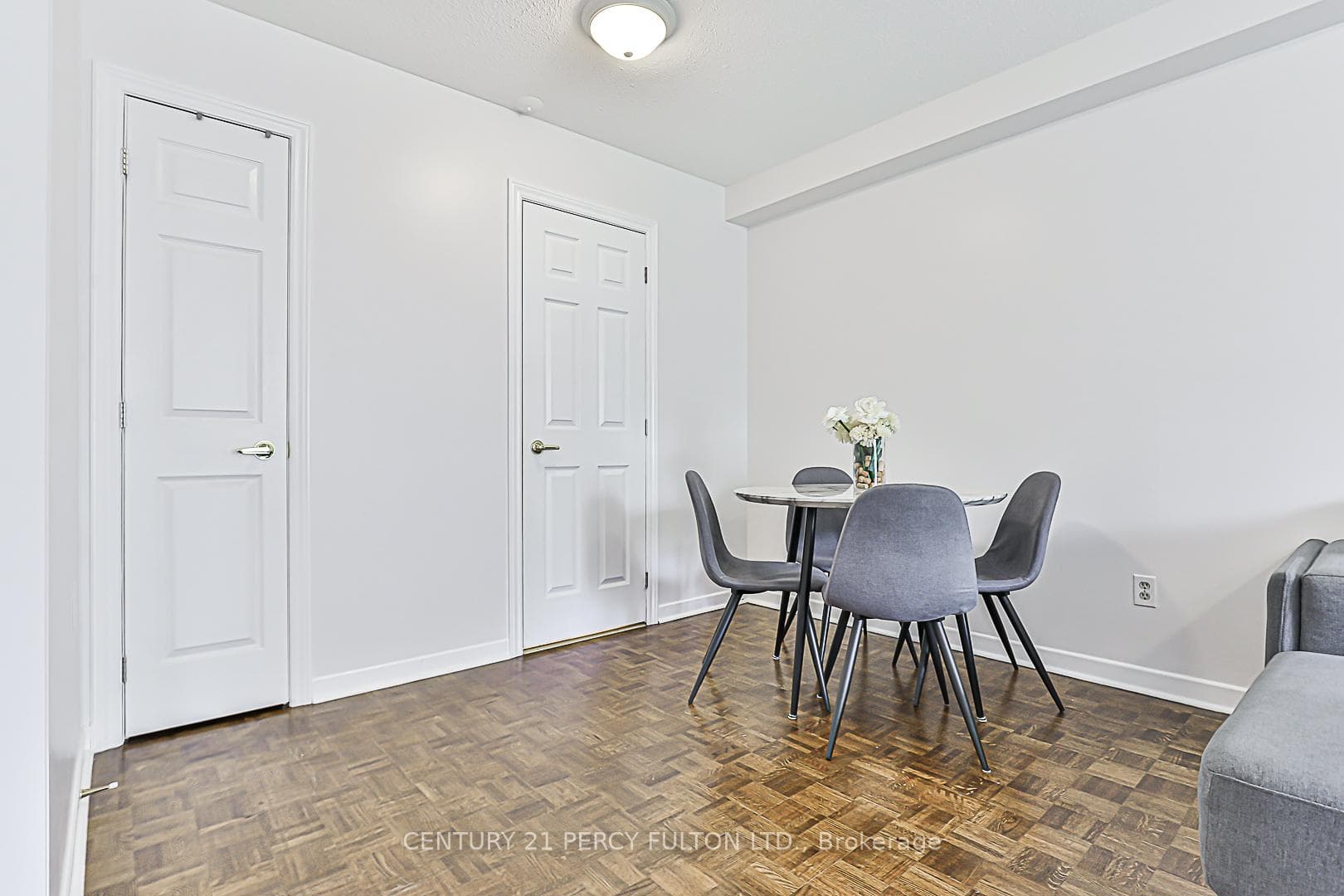 97 Baif Boulevard photo 10
