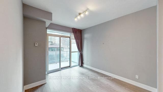110 Marine Parade Drive Unit 707 photo 6