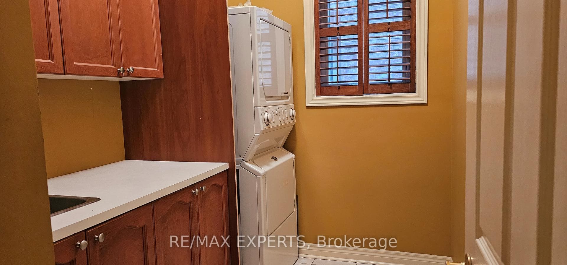 221 Matthew Drive photo 11