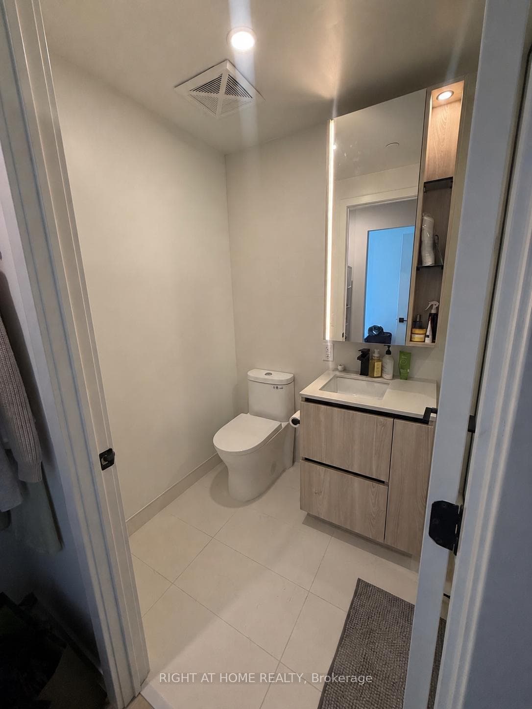 699 Sheppard Avenue Unit 520 photo 9