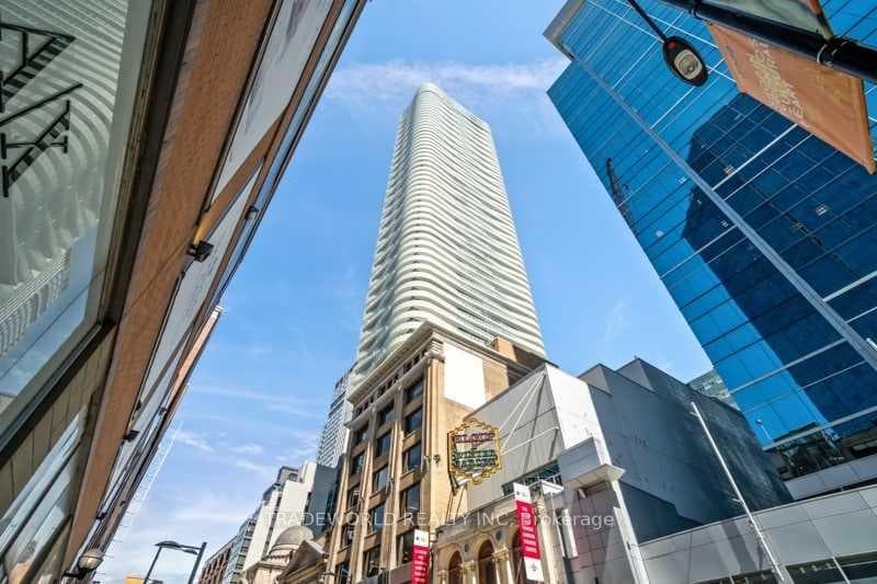 197 Yonge Street Unit 5303 photo 1