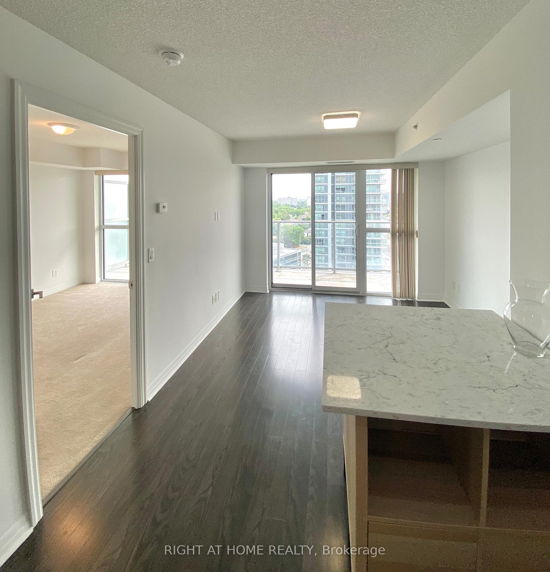 275 Yorkland Road Unit 1407 photo 11