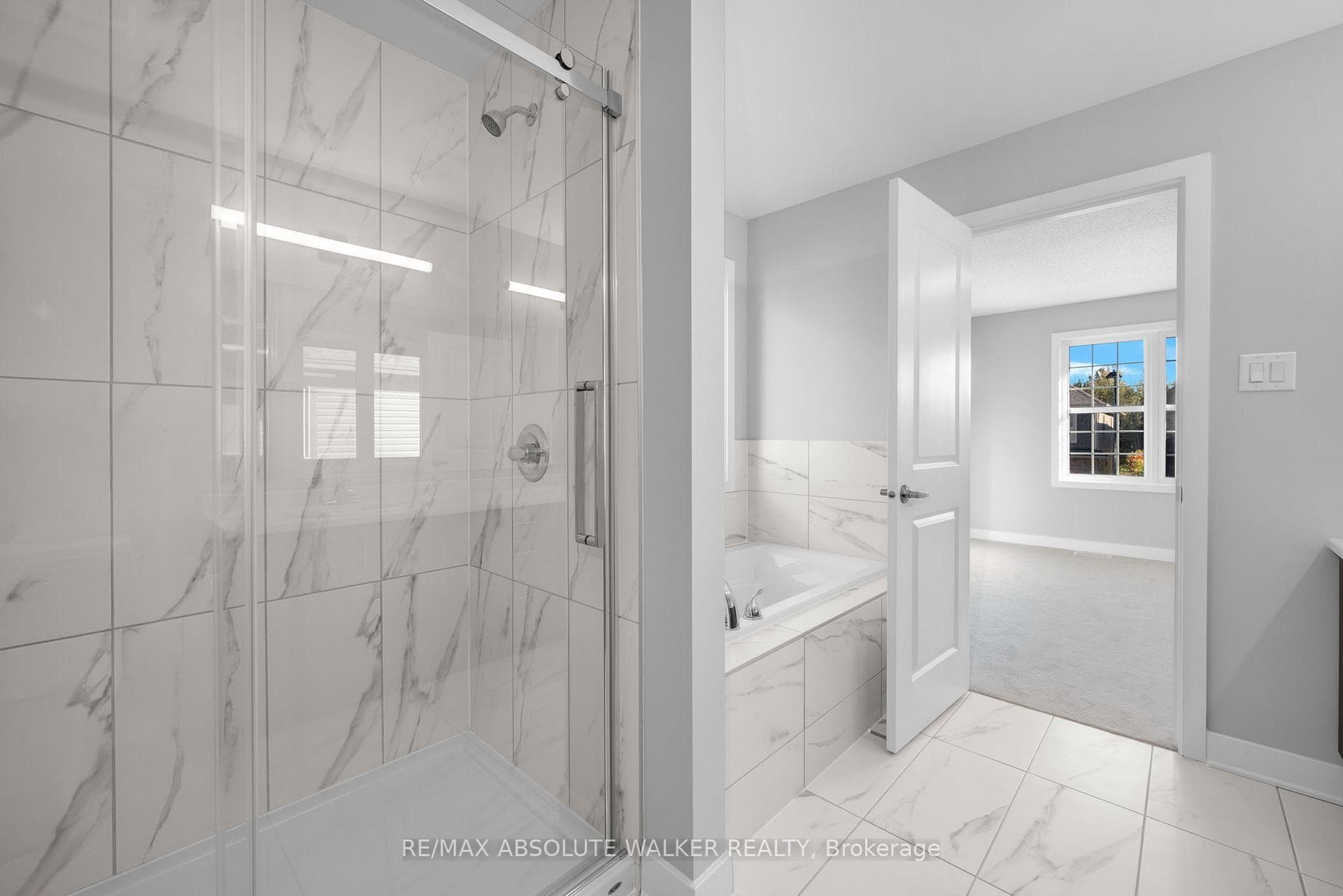 584 Paakanaak Avenue photo 33