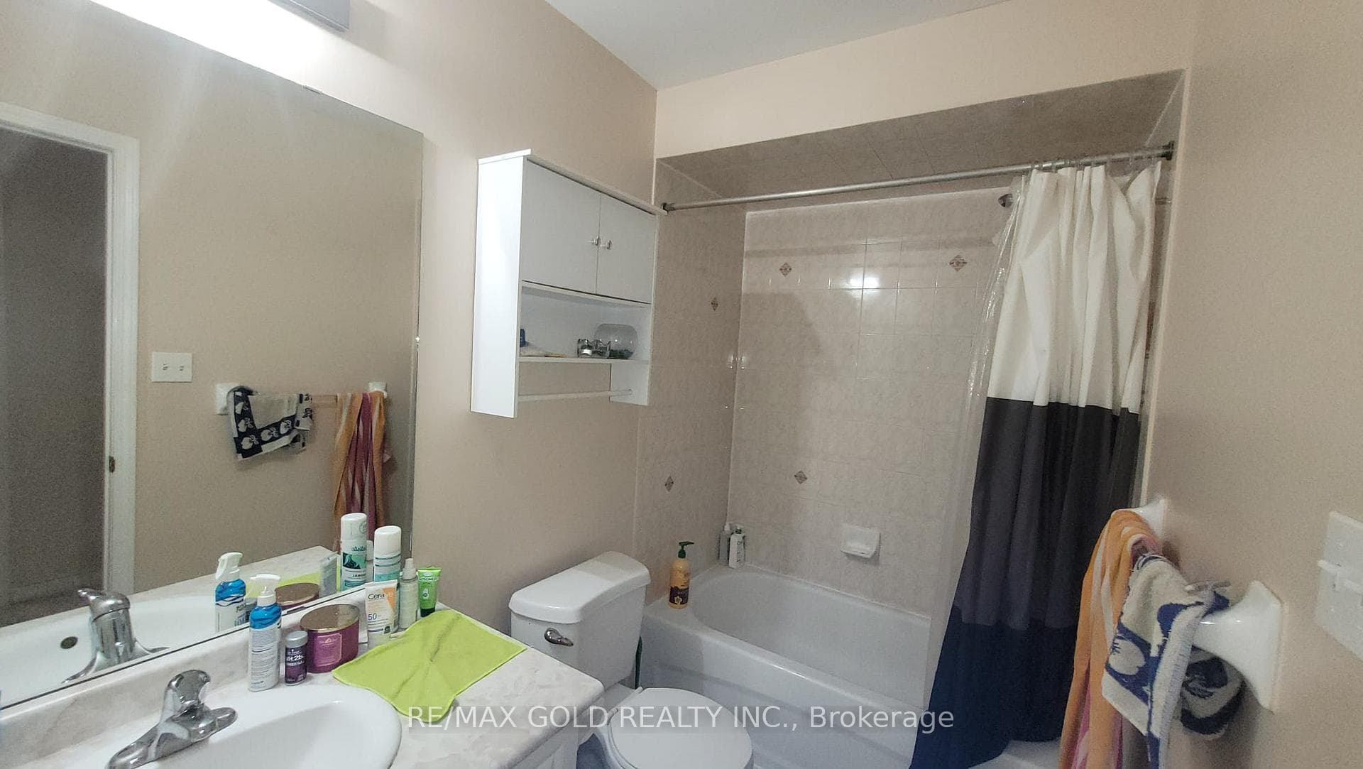 76 Kettlewell Crescent Unit Upper photo 15