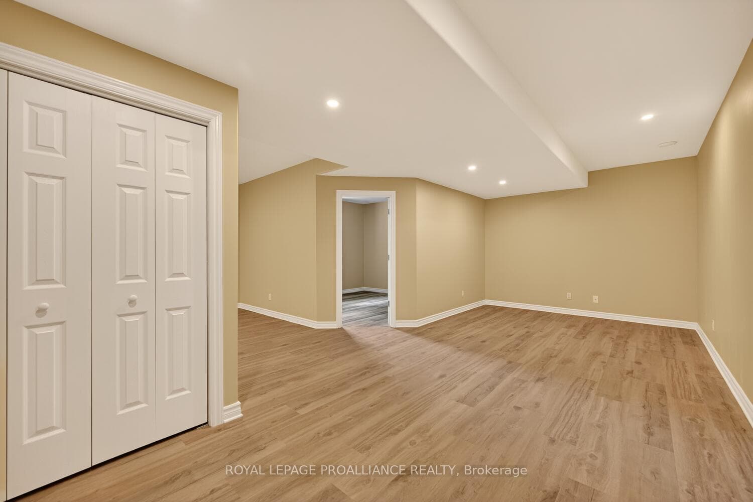 324 Fischl Drive photo 22