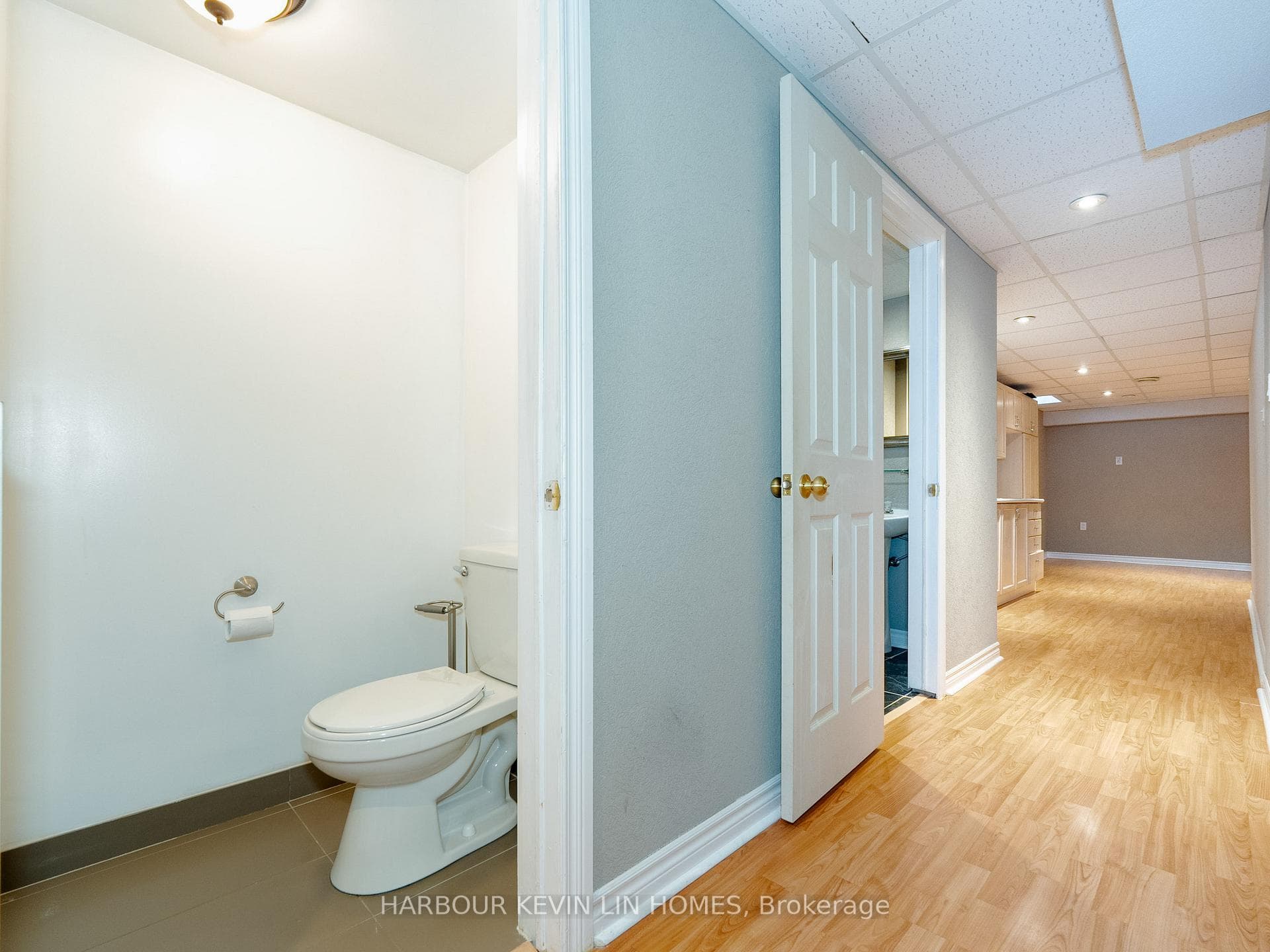 106 Blackthorn Drive photo 40