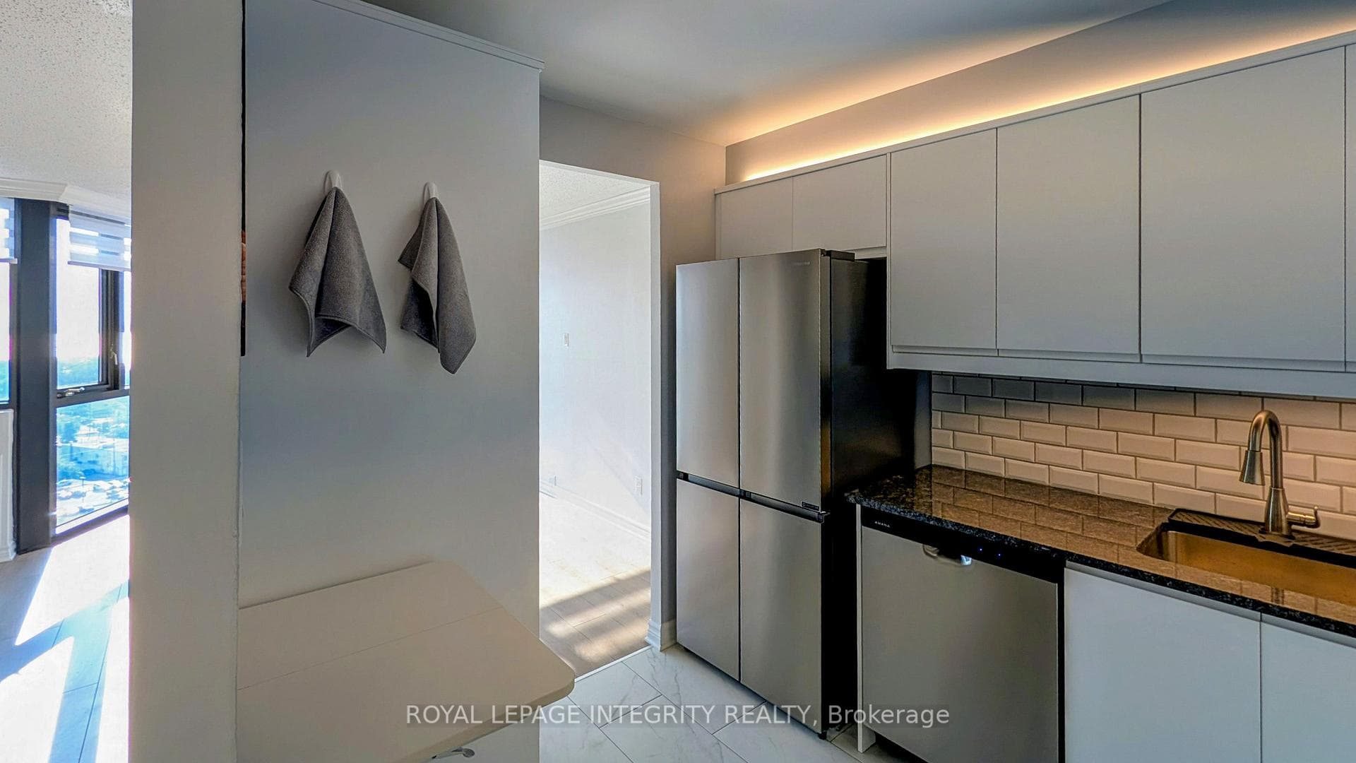 Well-equipped kitchen.