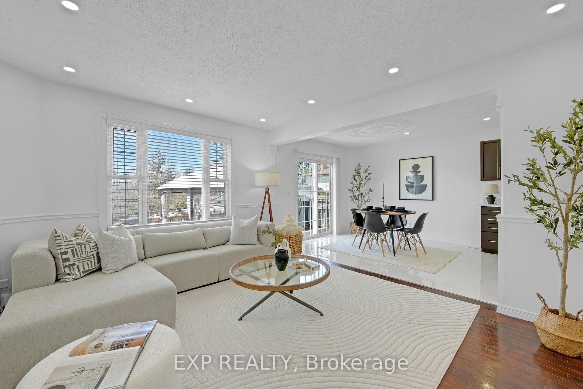 77 Clarke Street photo 8