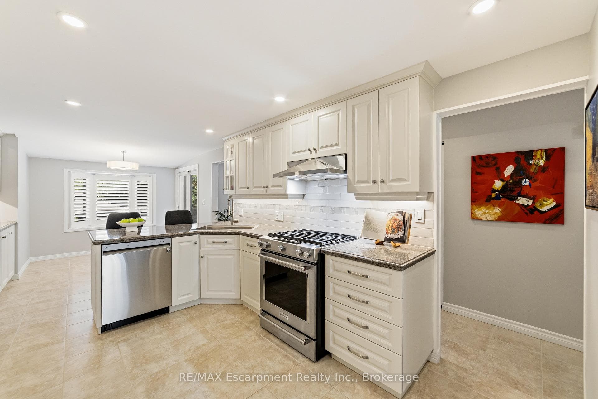 449 Roymor Crescent photo 11