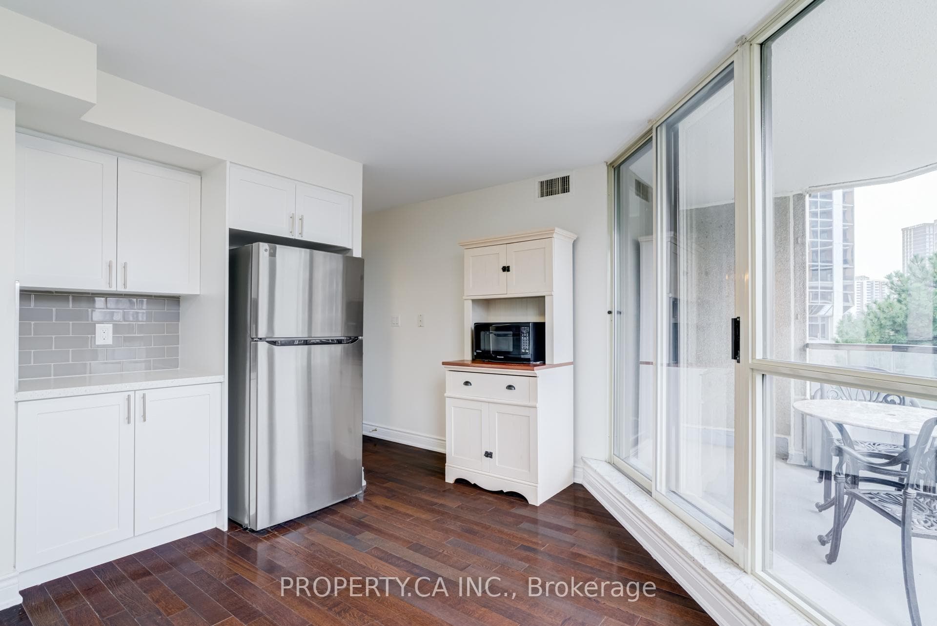 1 Aberfoyle Crescent Unit 410 photo 17