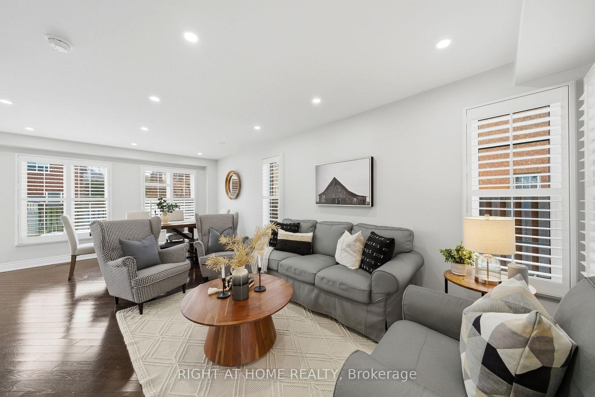 2230 Sutton Drive photo 4