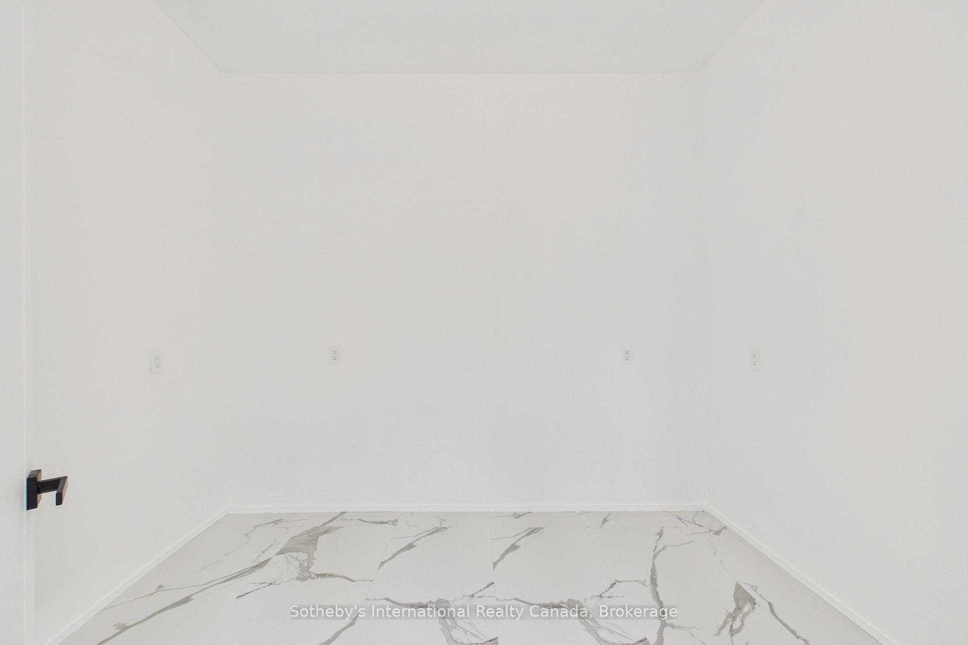492 Brunel Road photo 15