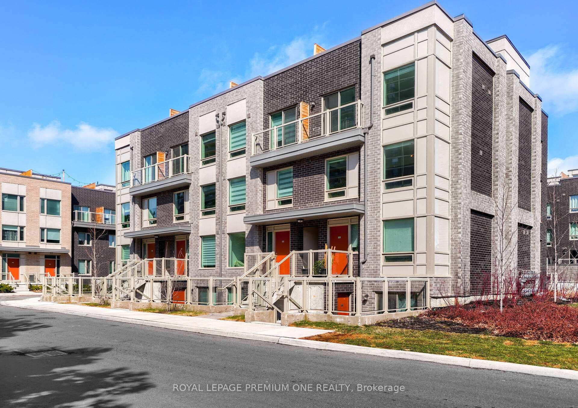 3 Applewood Lane Unit 211 photo 1