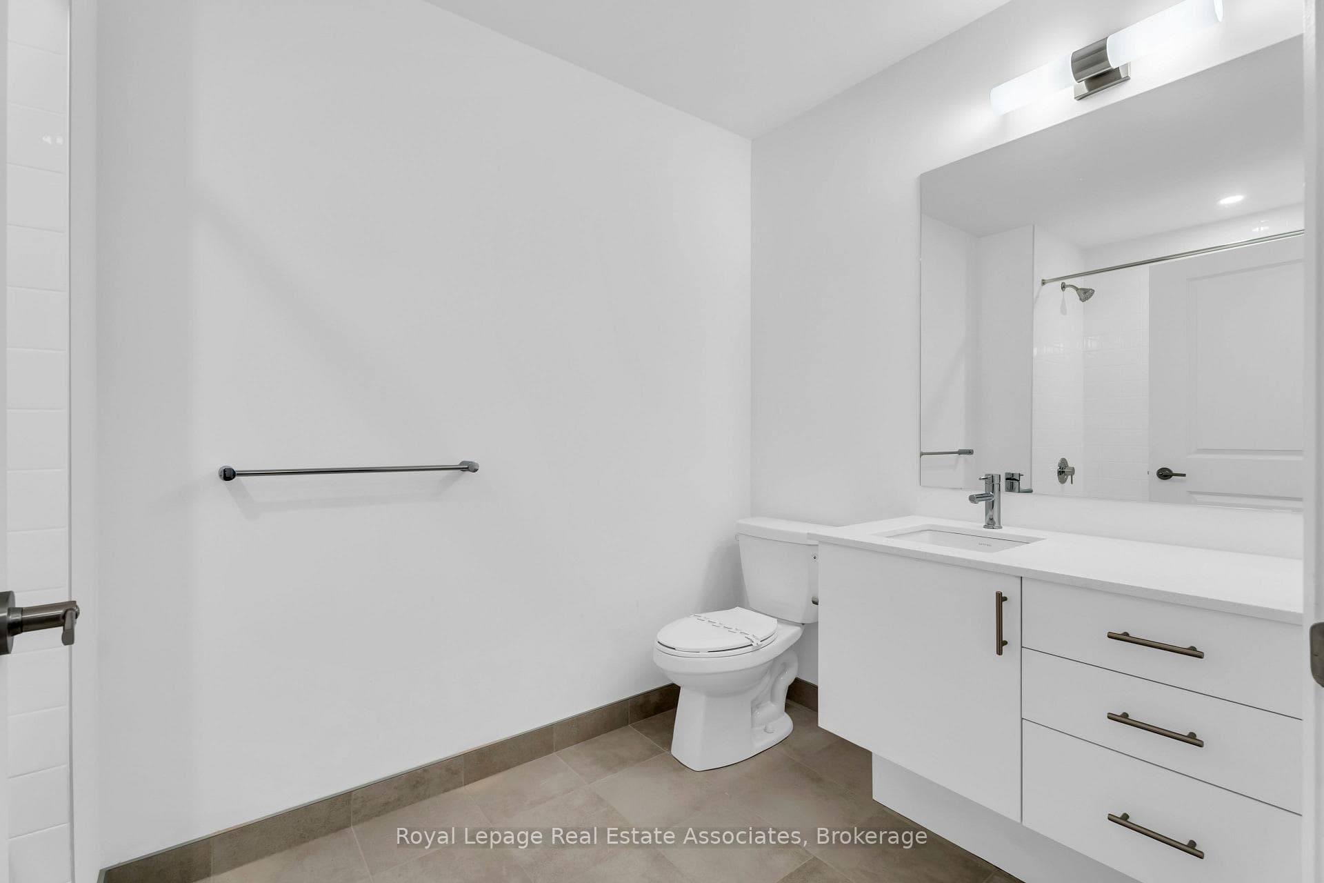3240 William Coltson Avenue Unit 216 photo 22