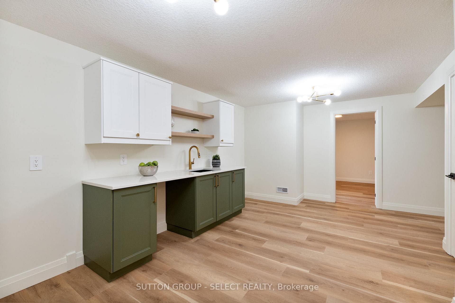 16 KELLY Drive photo 17