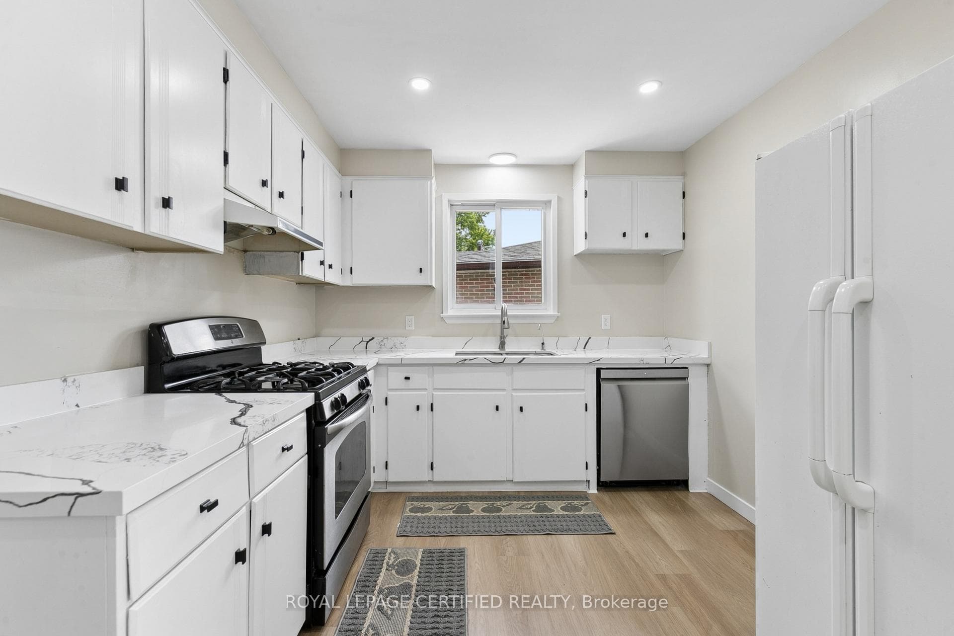 1121 Valentine Drive photo 13