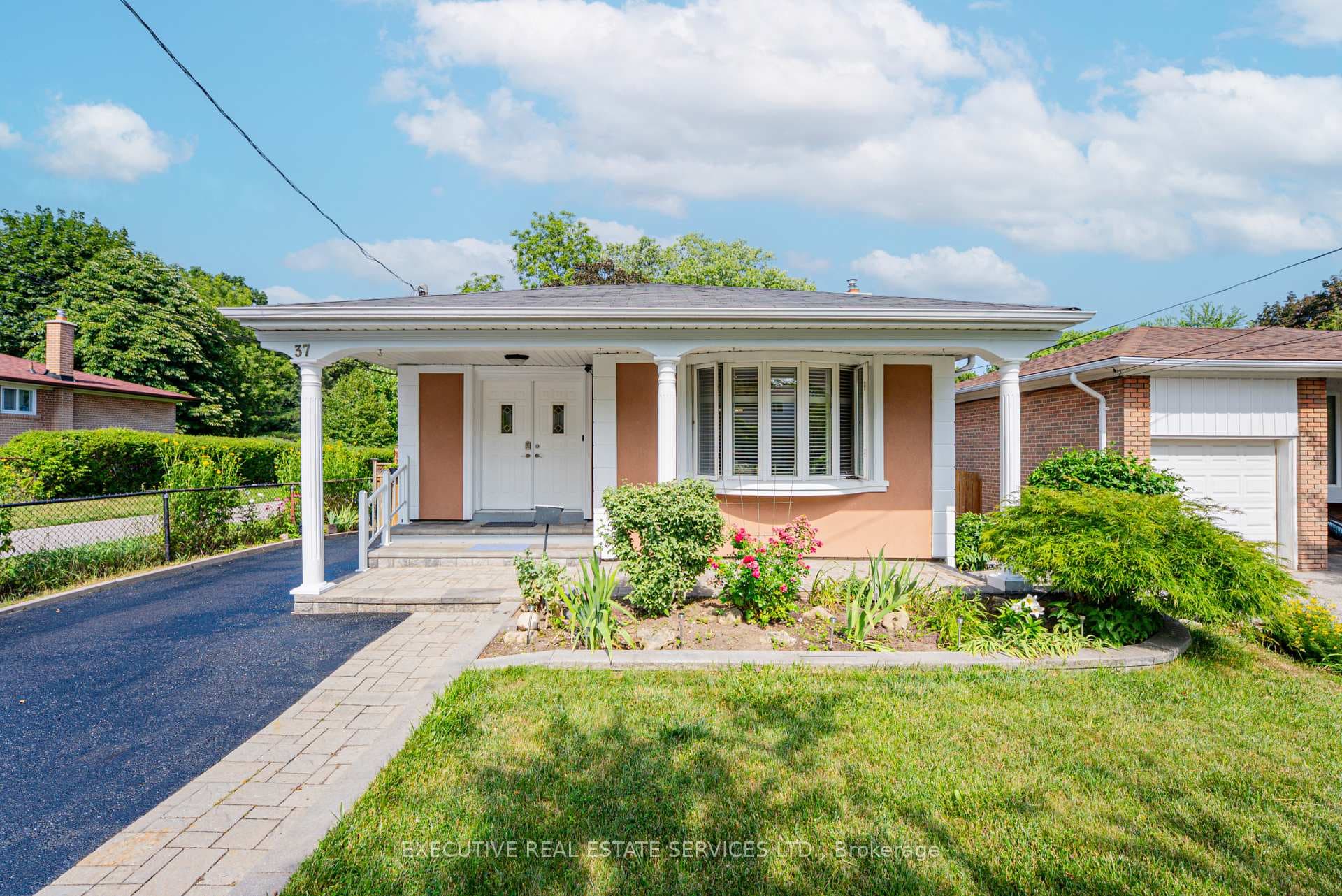 37 Ravenview Drive photo 1