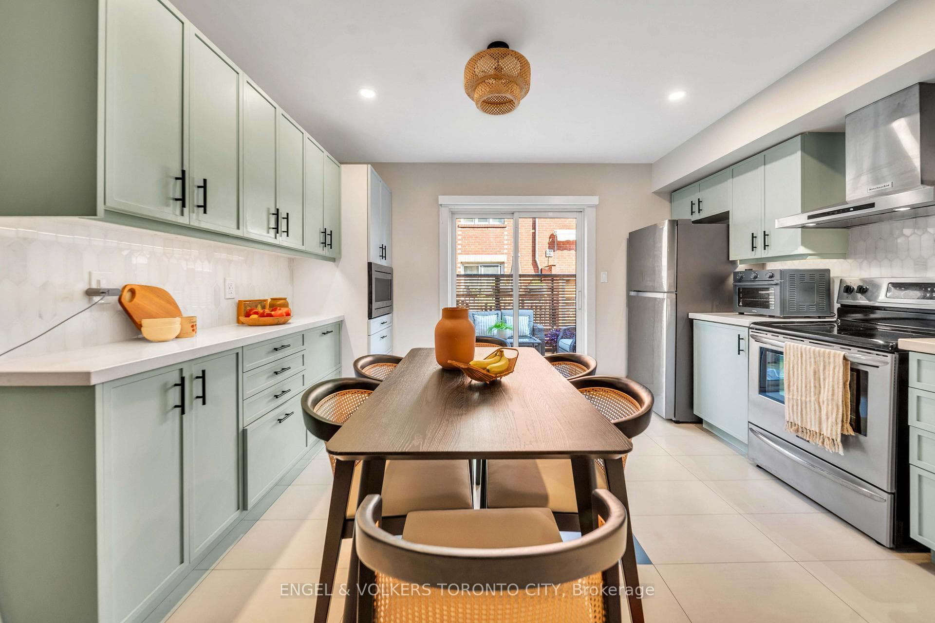 Kitchen / Dining Room 1
