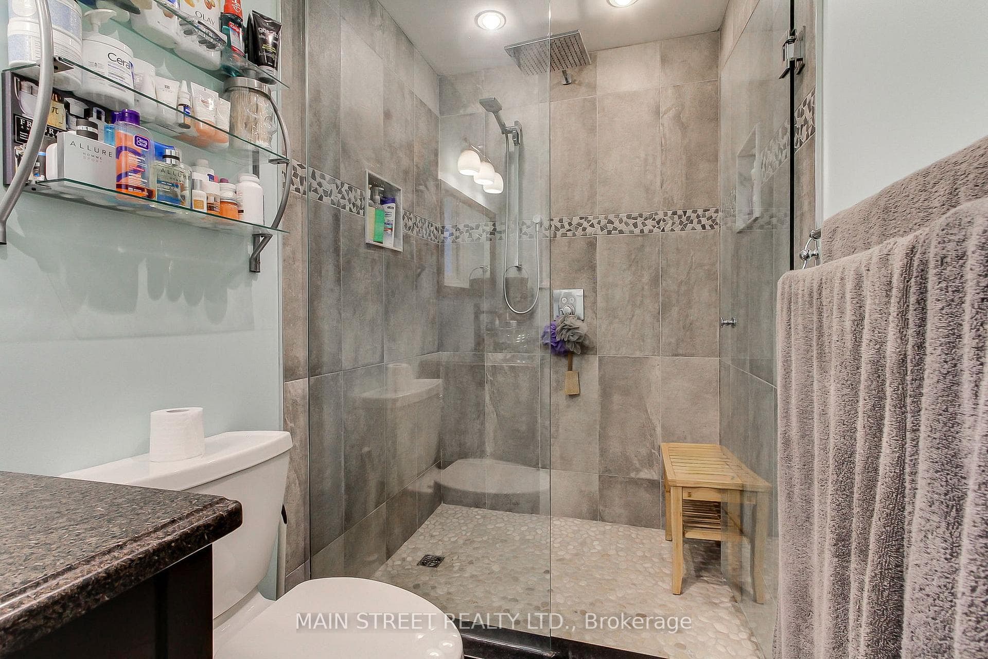 52 Maple Avenue photo 19