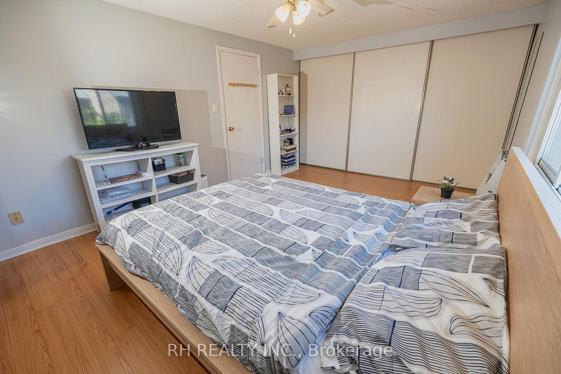 100 Burrows Hall Boulevard Unit 7 photo 8
