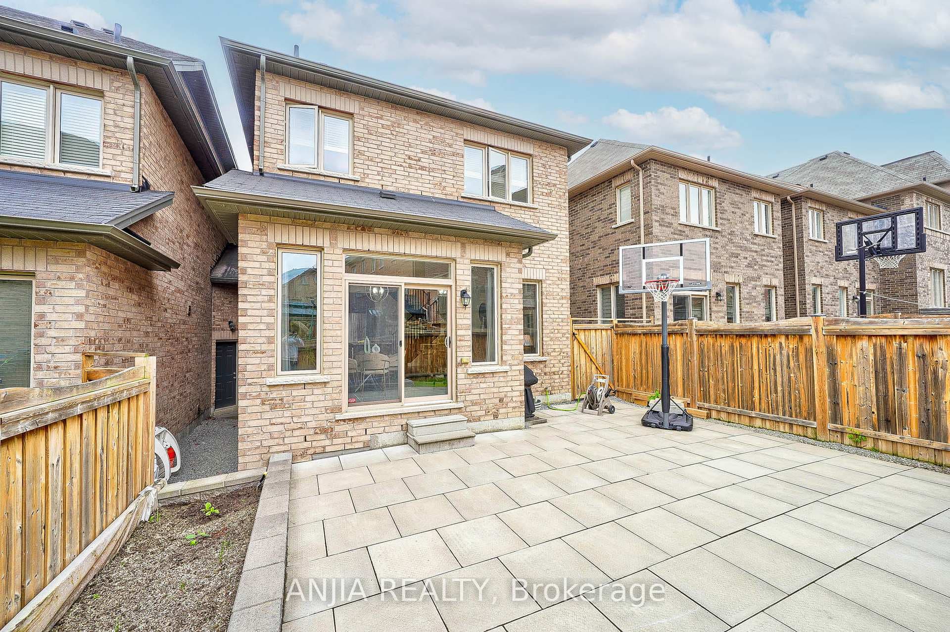 33 Harbord Street photo 36