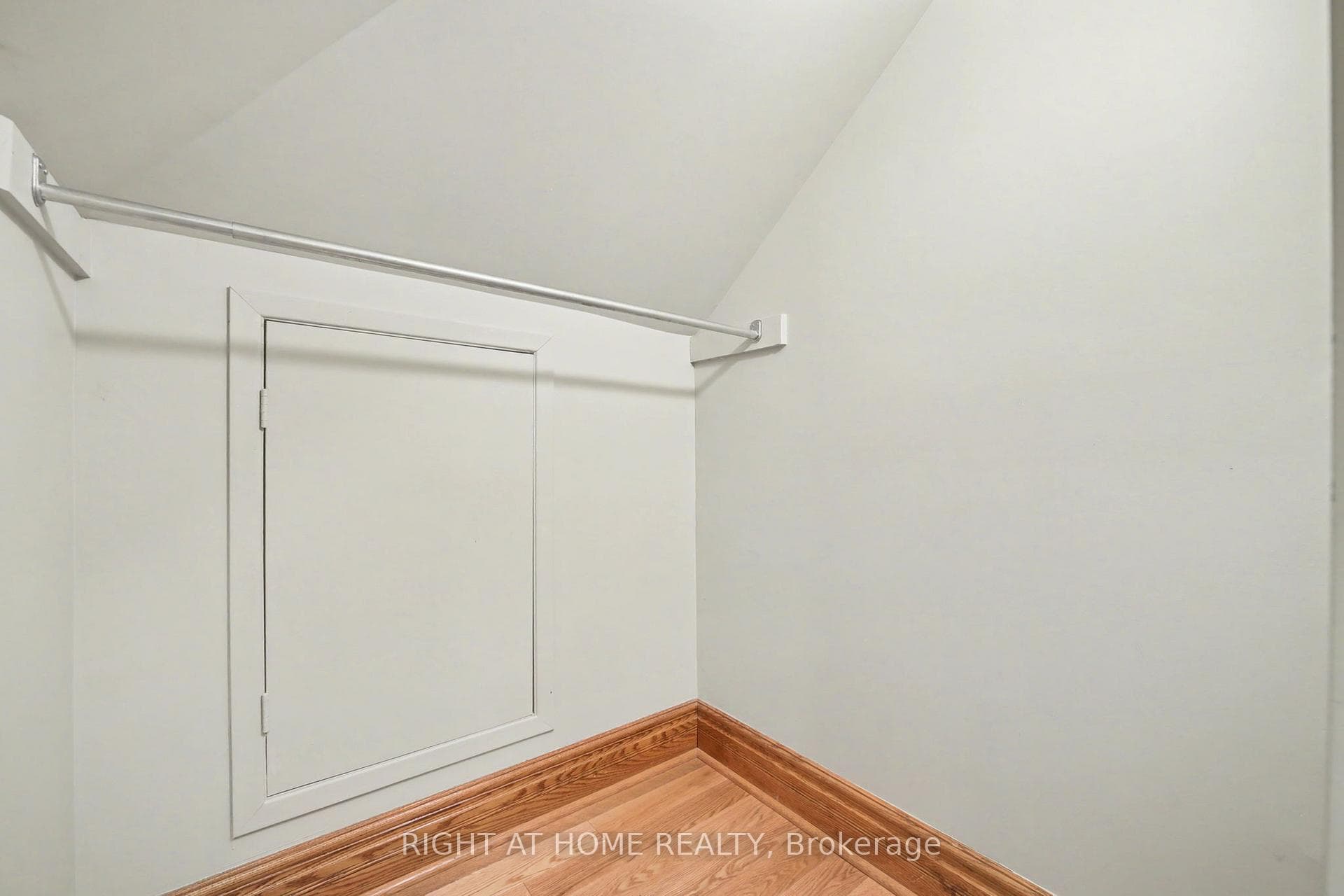 32 Hollywood Crescent photo 35