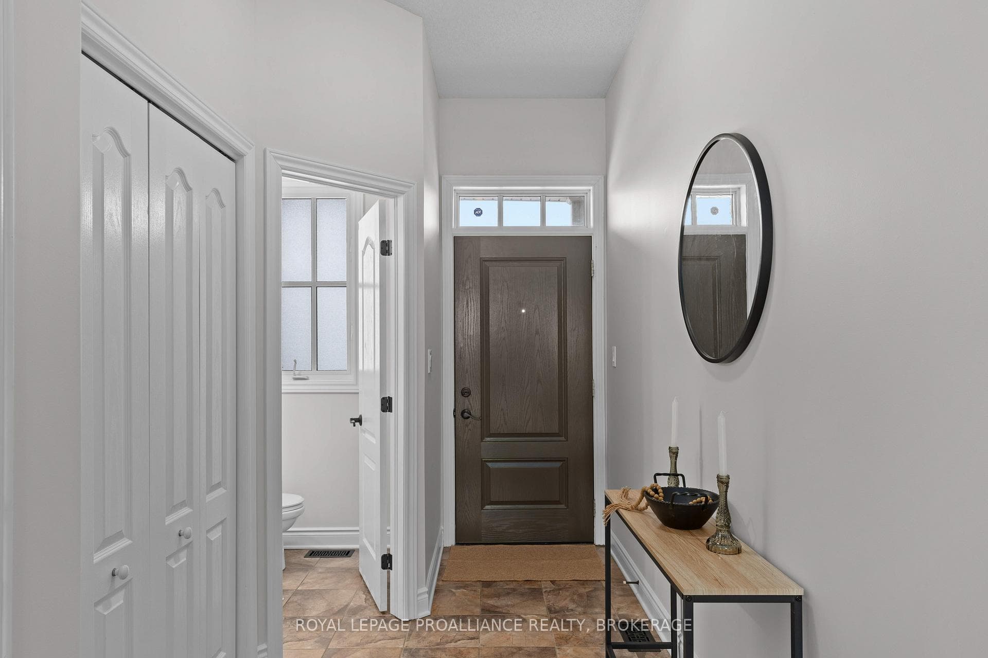 1290 Atkinson Street photo 3