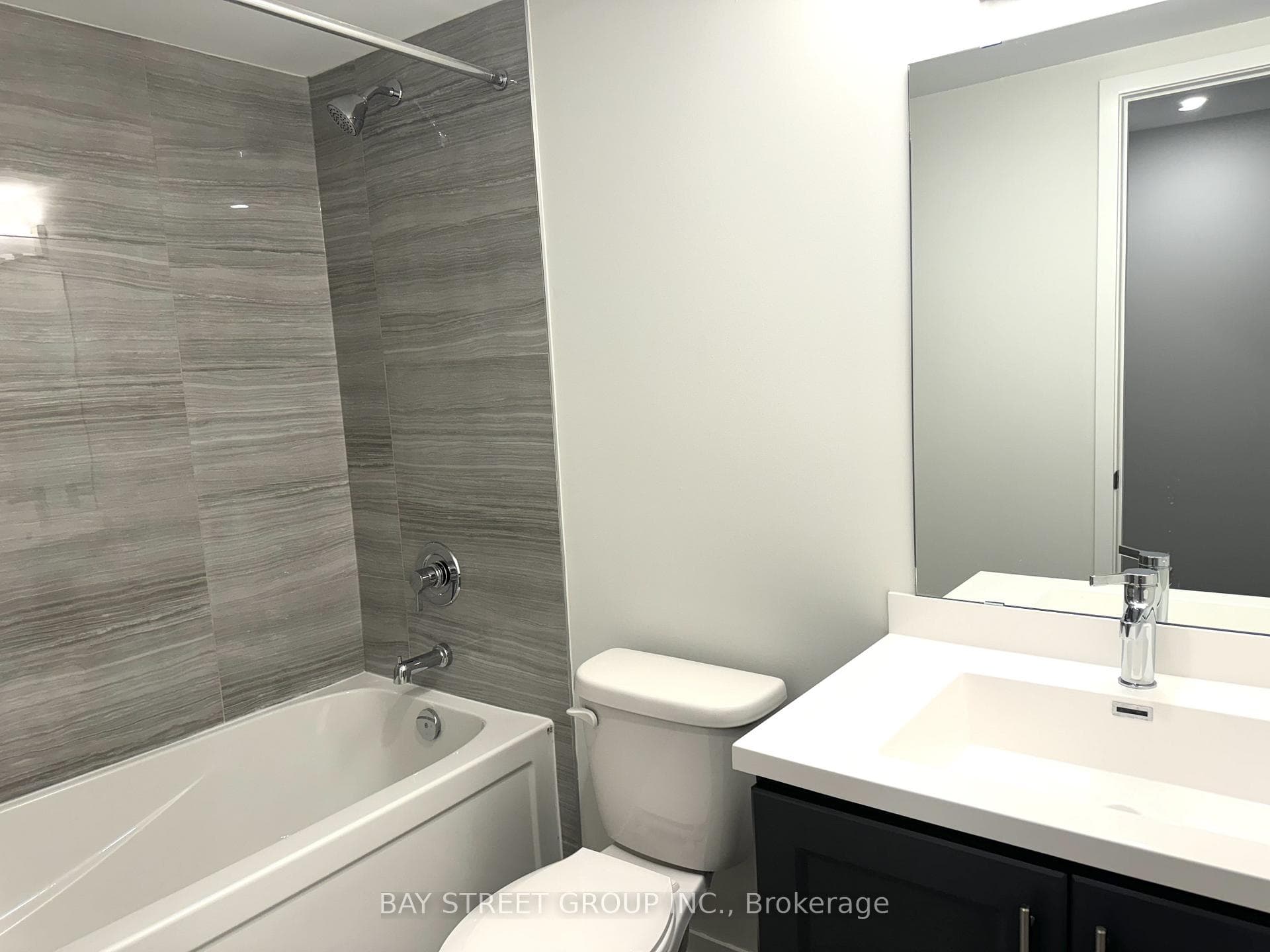 130 Honeycrisp Crescent Unit TH307 photo 9