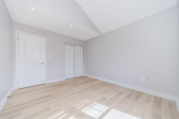 327 Pringle Avenue photo 39
