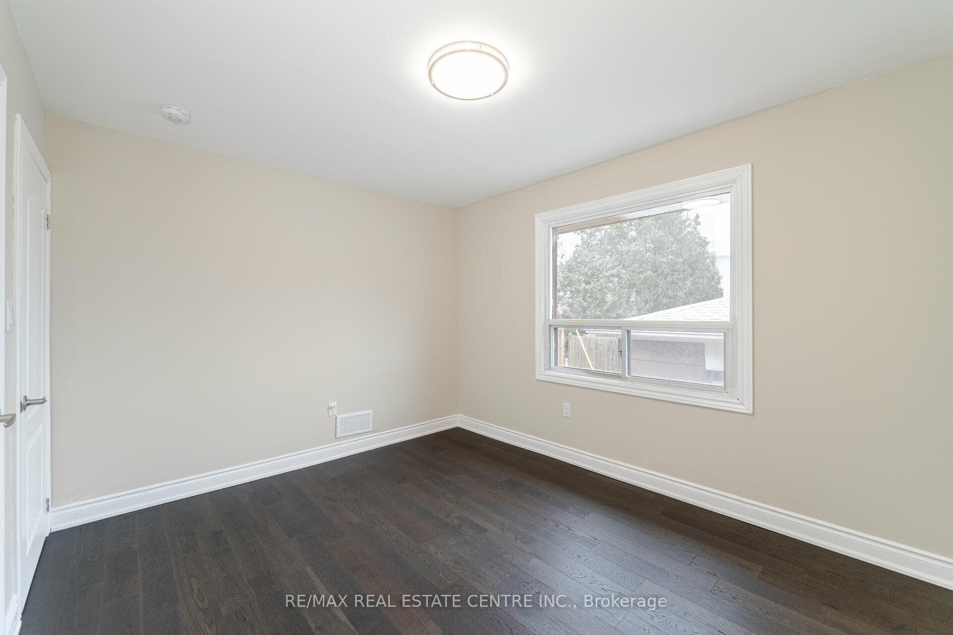364 East 14th Street Unit Upper photo 22