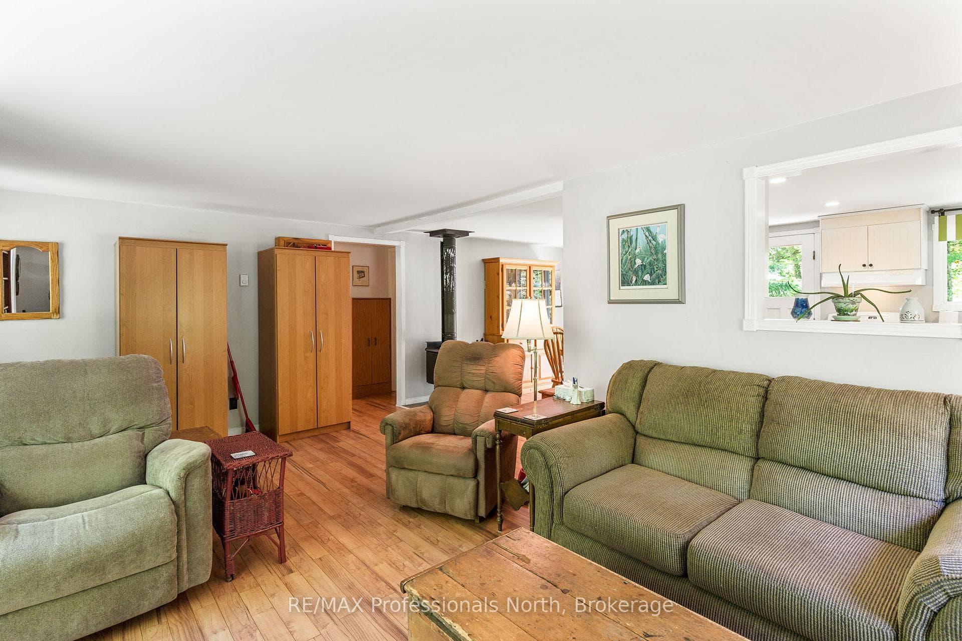 4792 Harburn Road photo 7