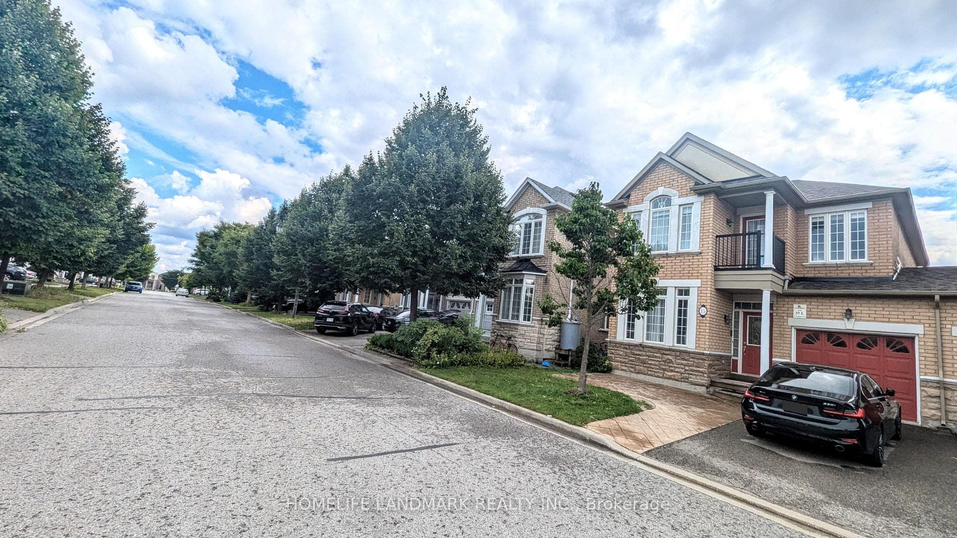 15 Hermitage Boulevard photo 32