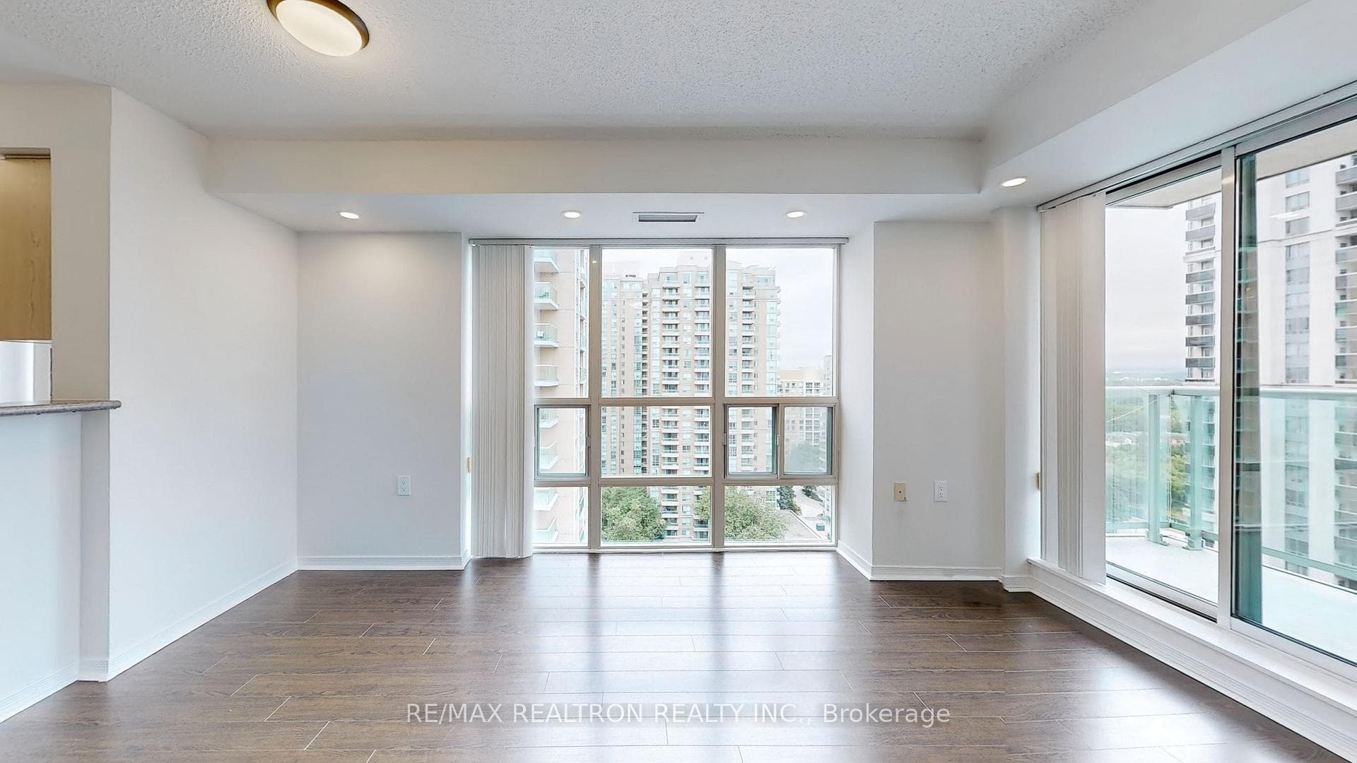 28 Olive Avenue Unit LPH11 photo 9