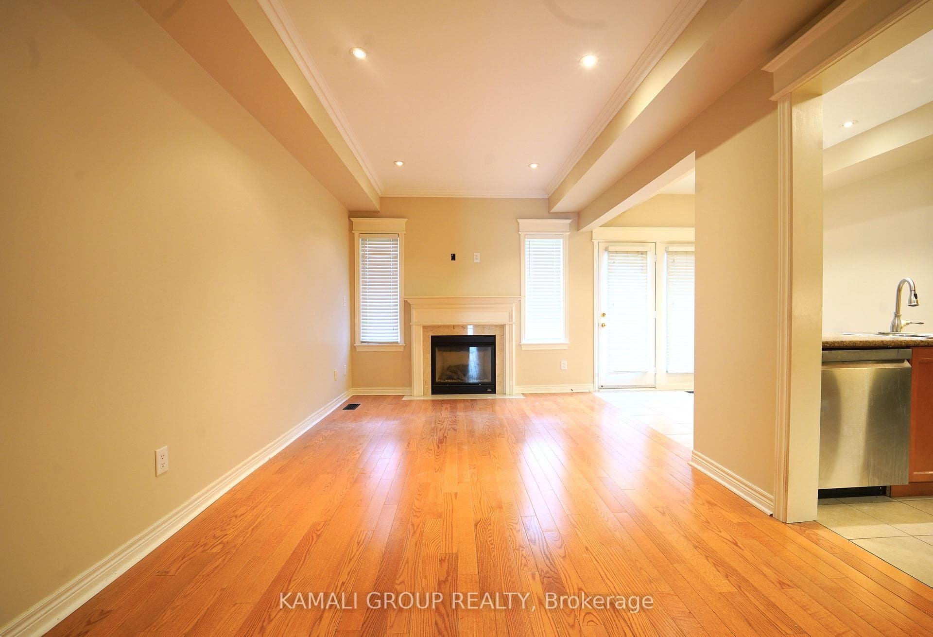 382 William Dunn Crescent photo 4