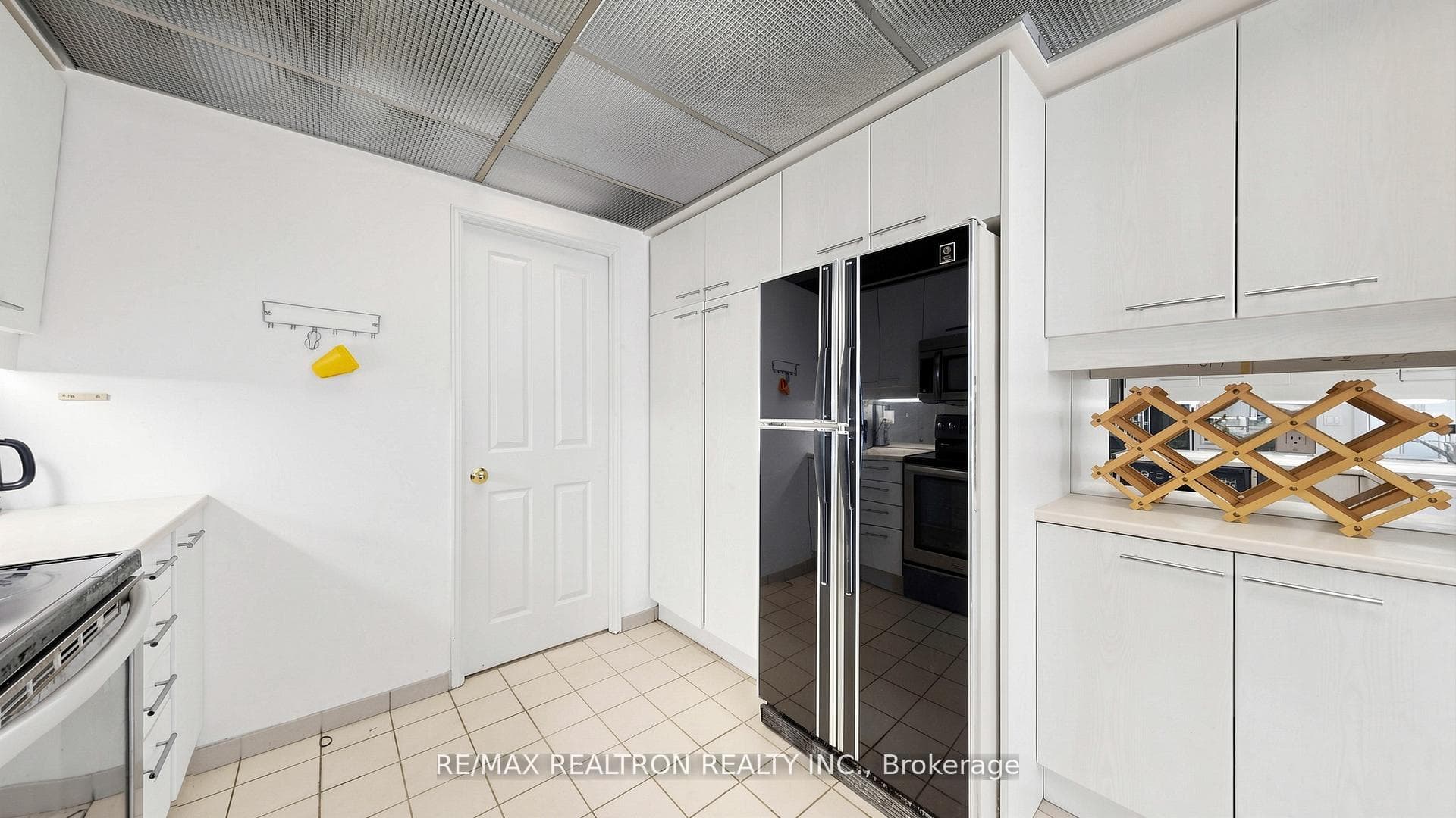 18 Hollywood Avenue Unit 1707 photo 21