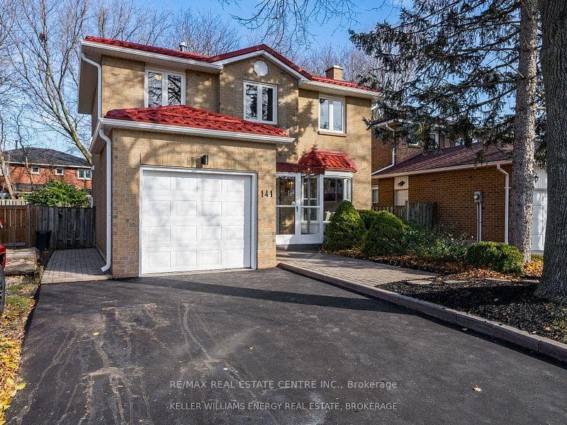 141 Speyside Drive photo 1