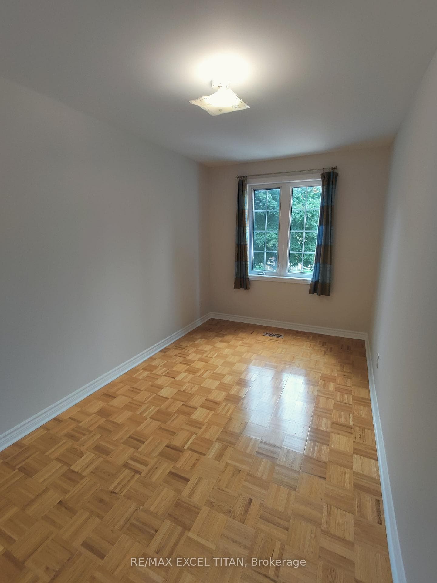 35 Clissold Road photo 12