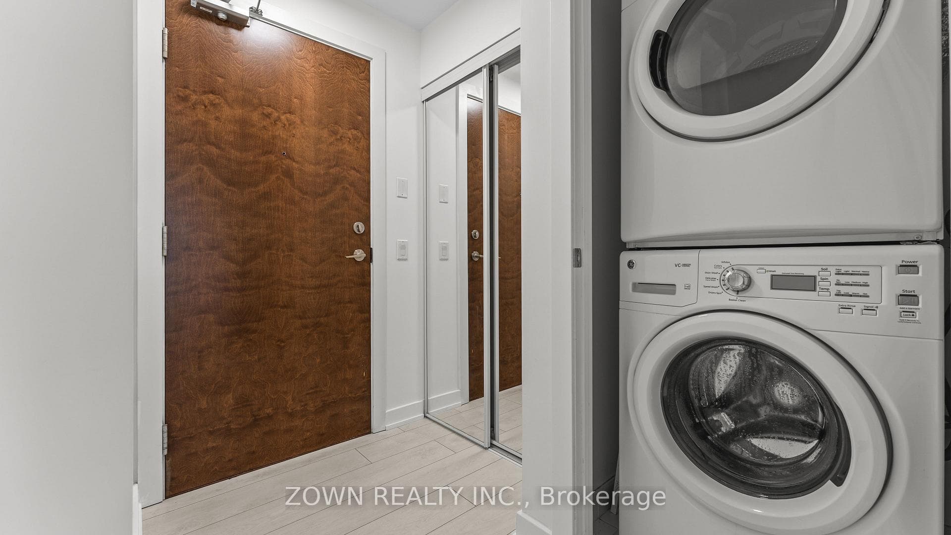 2220 Lakeshore Boulevard Unit 1604 photo 5