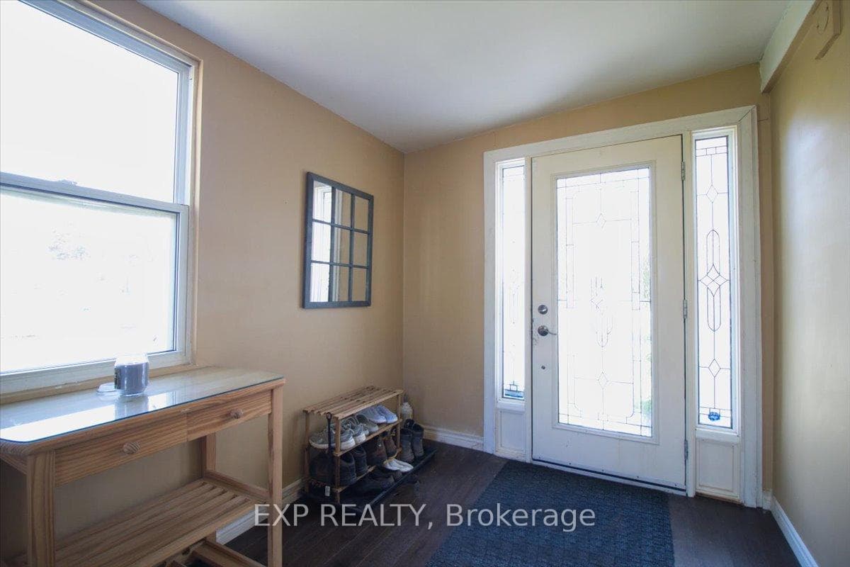 252 Queen Street photo 5