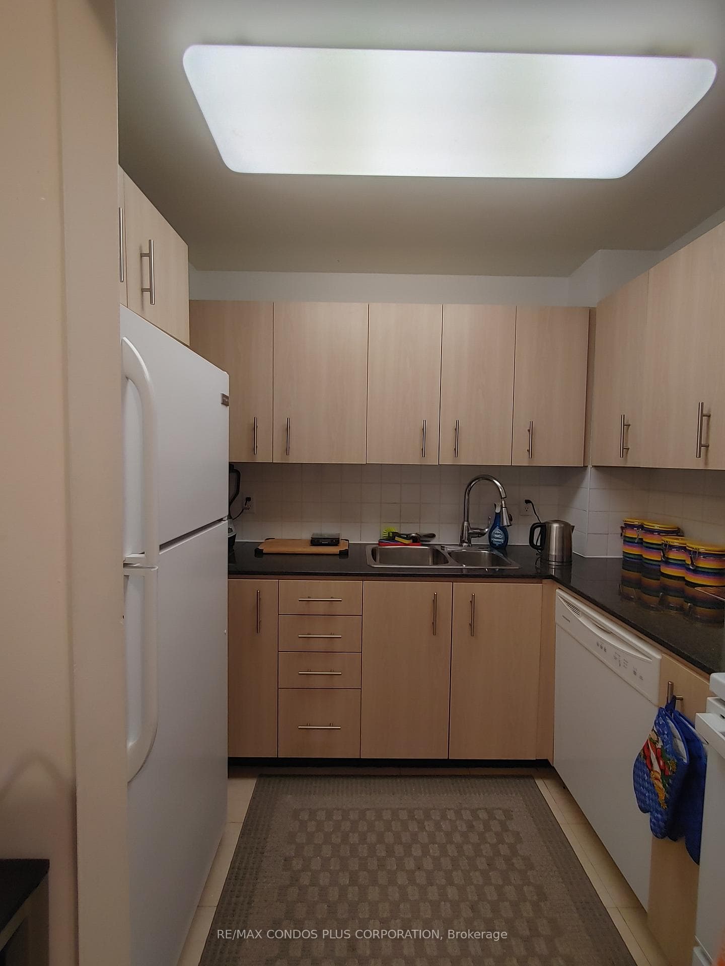 105 Victoria Street Unit 305 photo 4