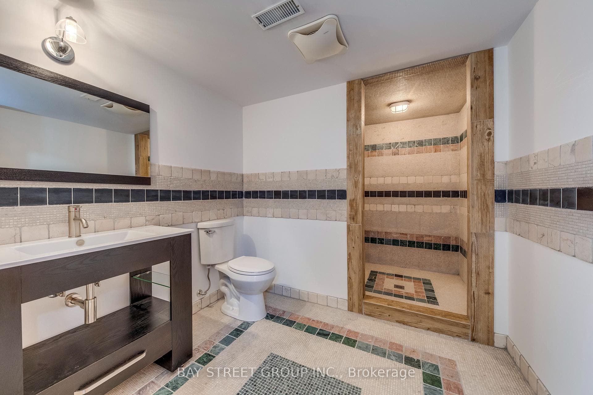 132 Crestwood Road photo 45