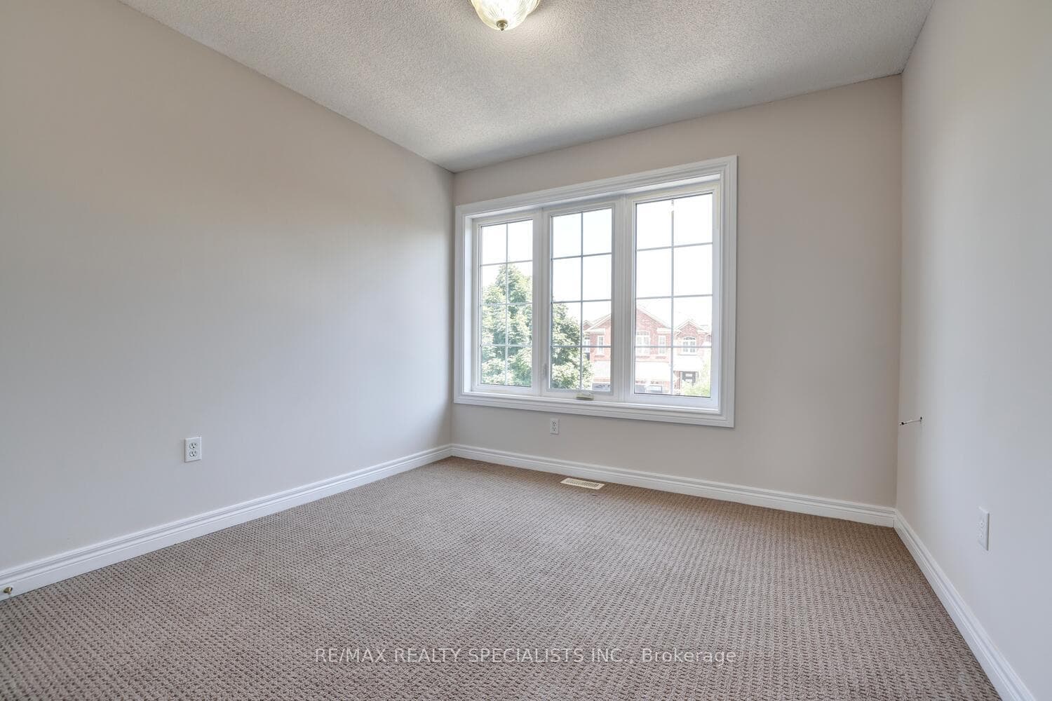 3369 Fountain Park Avenue photo 26
