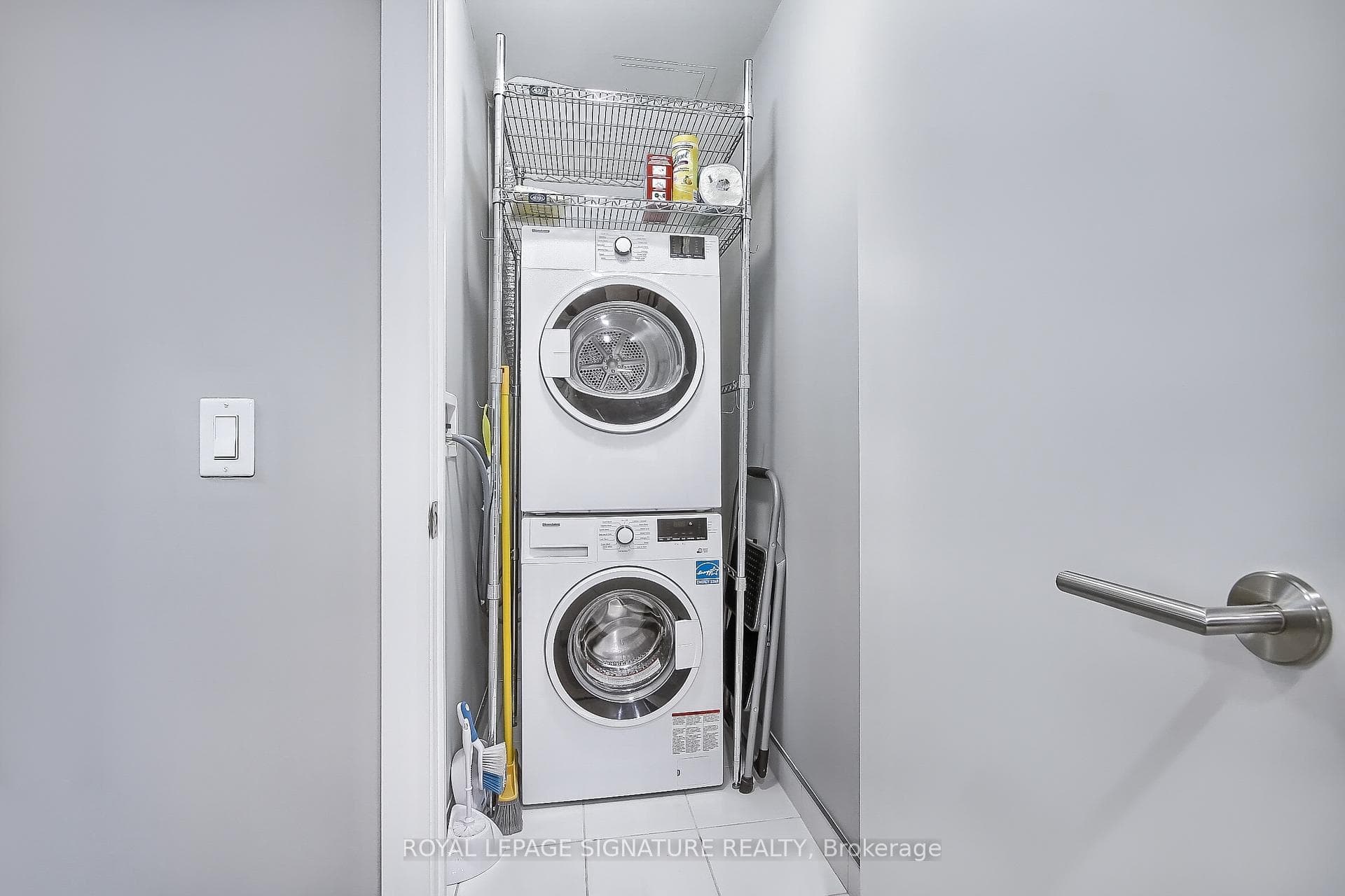 1331 Queen Street Unit 101 photo 25